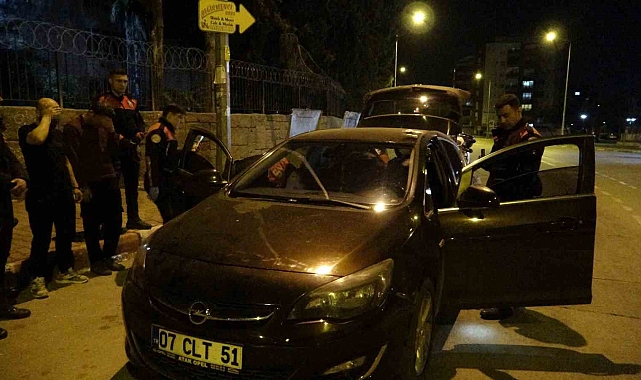 'Dur' İhtarına Uymadı, 5 Kilometre Kaçtı! Araçta Uyuşturucu Ele Geçirildi