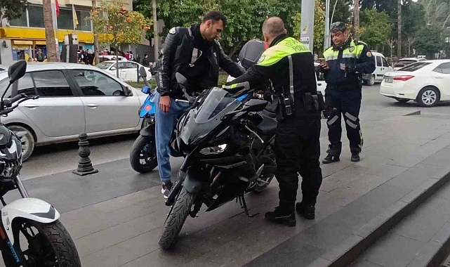 'Dur' ikazını görüp kaçan 5 sürücü cezadan kurtulamadı