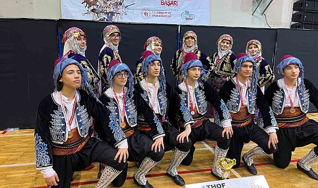 Eğirdir, halk oyunlarında 3 dalda il şampiyonu oldu