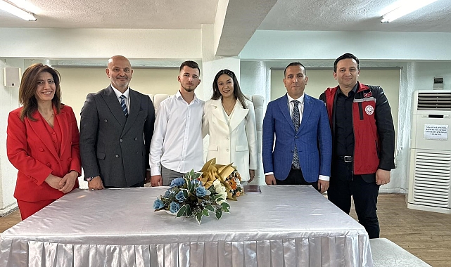 Evlilik kredisinden faydalanan ilk çiftin nikahı kıyıldı