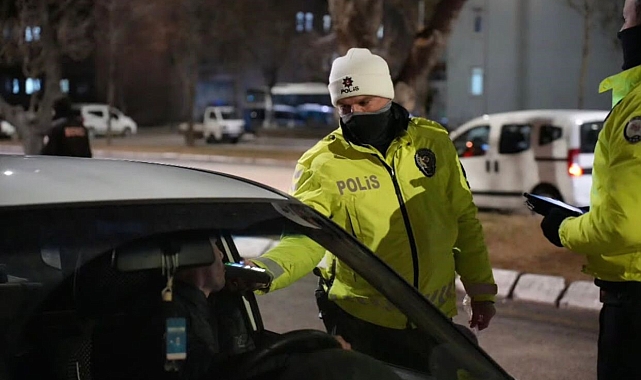 Isparta'da 1 saatte 17 araca idari para cezası