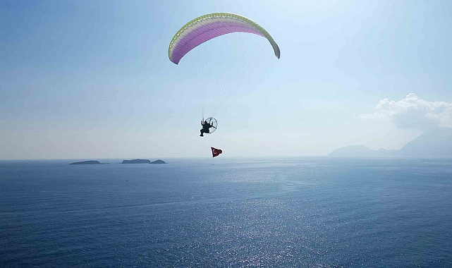 Kemer'de Gökyüzü Paramotor Festivaliyle Şenlenecek