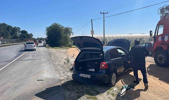 Manavgat'ta 3 aracın karıştığı zincirleme kazada 1 kişi yaralandı