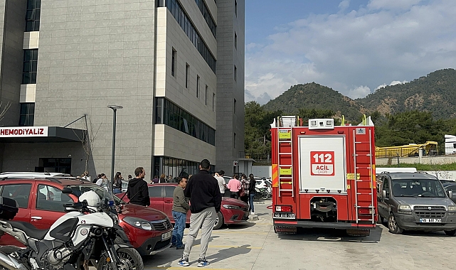 Marmaris Devlet Hastanesi'nde çıkan yangın, yarım saatte söndürüldü