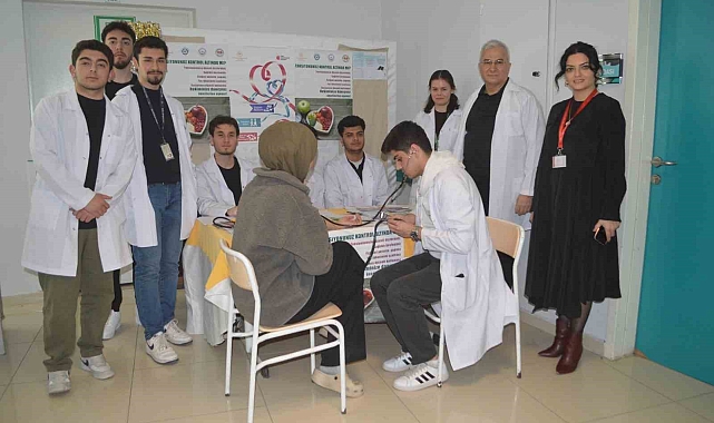 MEAH'ta kardiyoloji polikliniklerinde tansiyon ölçümü gerçekleştirildi
