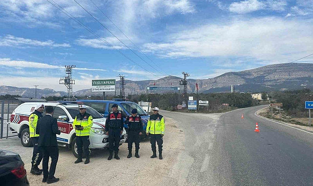 Mersin Mut'ta trafik ekiplerinden denetim