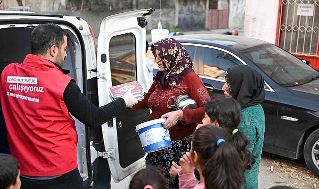 Mersin'de iftar yemekleri, ihtiyaç sahiplerinin sofralarına ulaşıyor