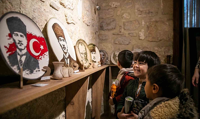 Minik Sanatçılar İş Başında! Tarsus'ta Renkli Sanat Etkinliği