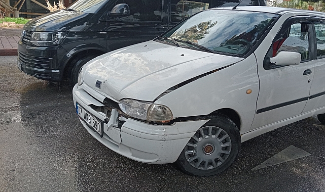 Muratpaşa’da Maddi Hasarlı Kaza Meydana Geldi