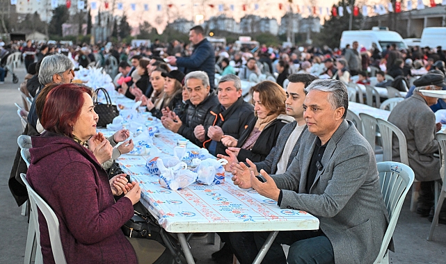 Muratpaşa'da ilk iftar sofrasında binler buluştu
