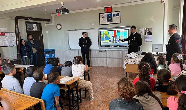 Öğrencilere deniz sevgisi aşılanıyor