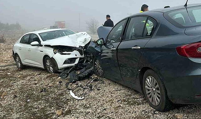 Seydikemer'de otomobiller çarpıştı: 2 yaralı