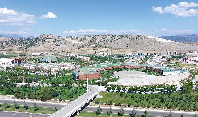 Süleyman Demirel Üniversitesi’nde 12 Mart Konferansı