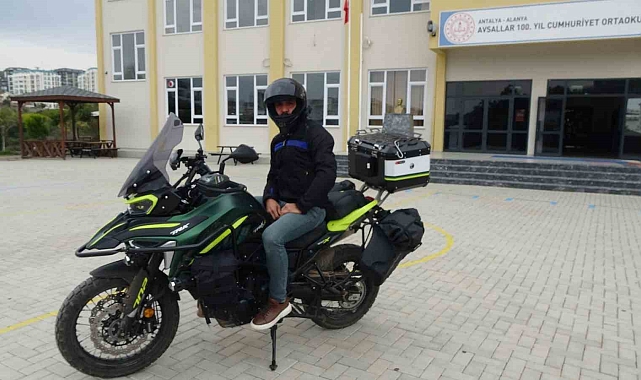 Trafik polisinden motosikletli öğretmene içleri yakan nasihat