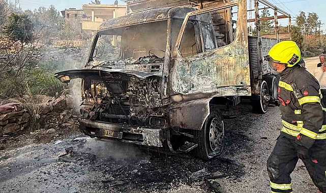 Yanan araca müdahale eden sürücü yaralandı