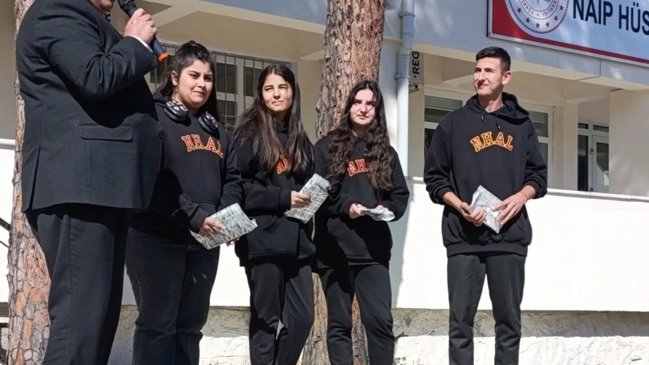 Köyceğizli iki öğrenci öykü yarışmasında birinciliği paylaştı