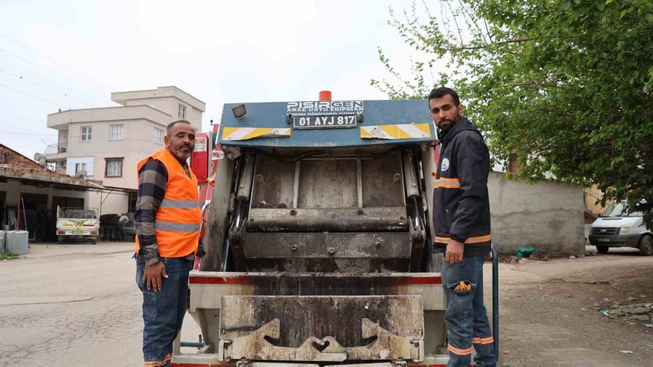 Temizlik ekibi kaplumbağaların hayatını kurtardı