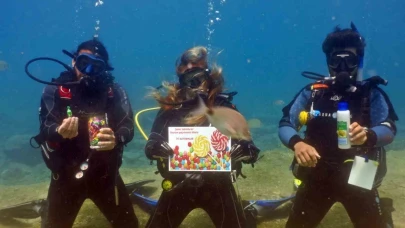 Fethiye’de dalgıçlar su altında bayramlaştı