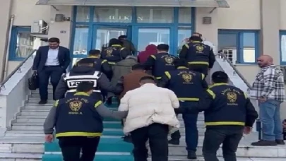 7 yıl önce çöp konteynerinde ölü bulunan bebeğin anne ve babası cinayetten tutuklandı