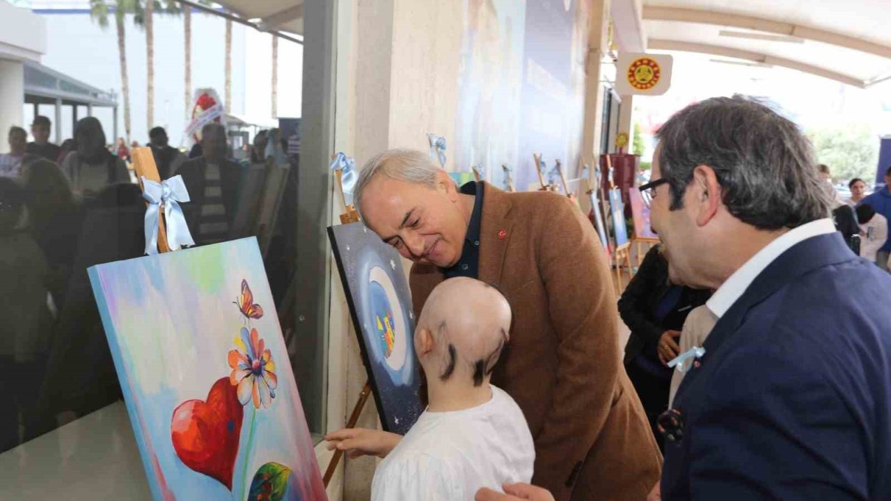 Otizmli Bireylerden Kepez’de Farkındalık Sergisi