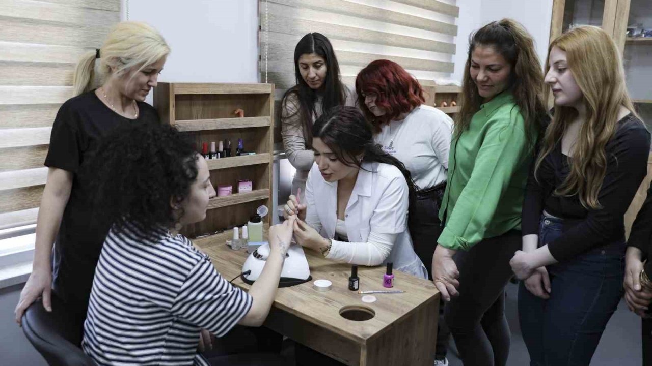 Kadın İstihdamını Desteklemeye Yönelik Kurslar Açılıyor