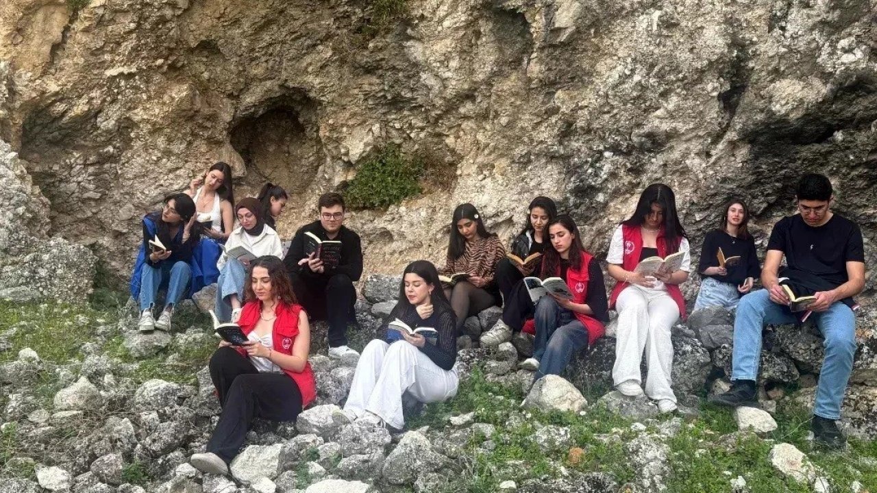 Uluslararası Gönüllü Gençler, Tlos Antik Kenti’nde Tarih ve Kitapla Buluştu