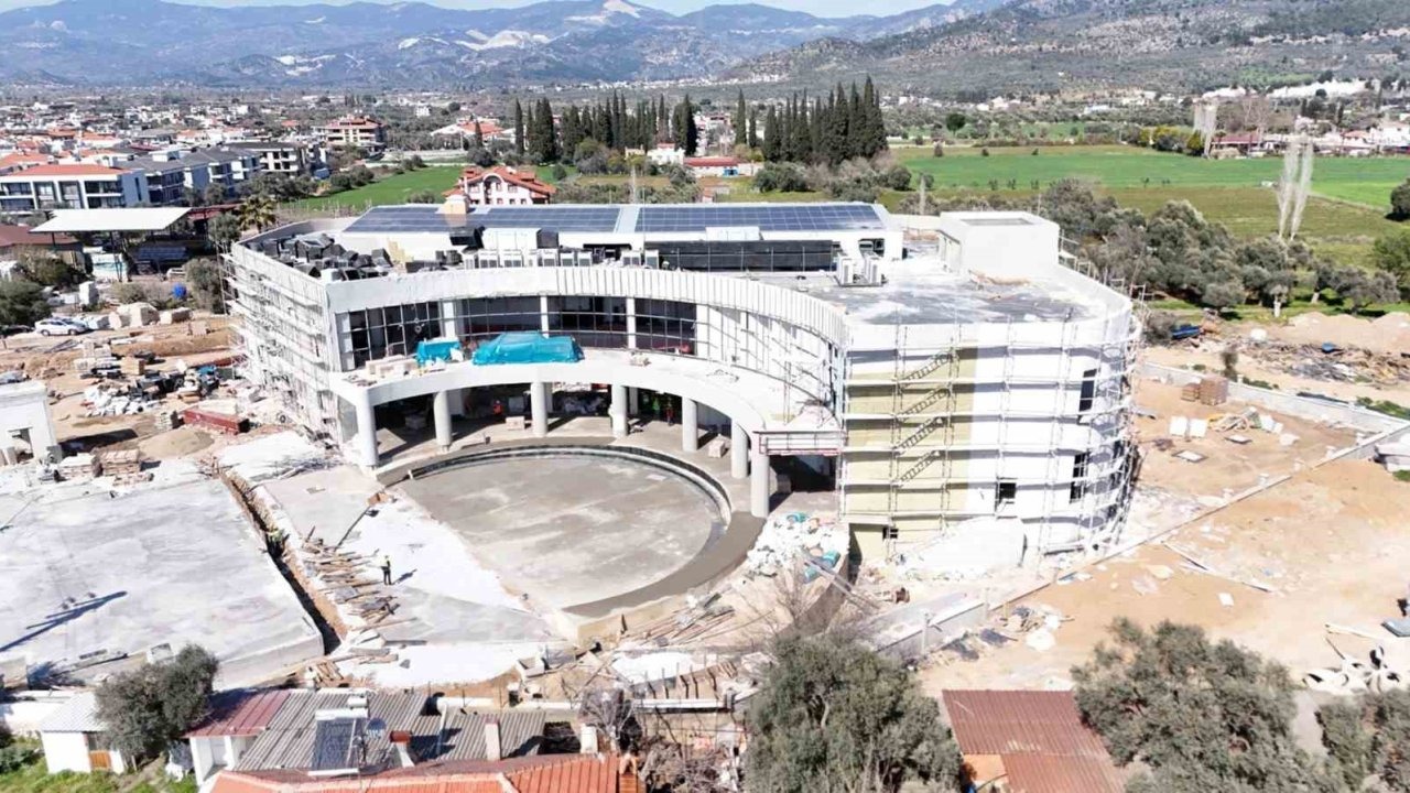 Milas’ın Yeni Kültür ve Sanat Merkezinde Çalışmalar Devam Ediyor