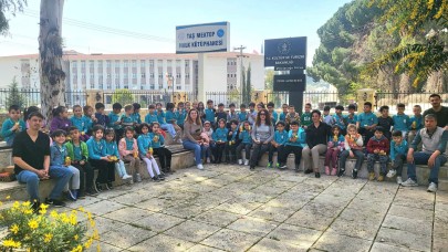 Taş Mektep Halk Kütüphanesi