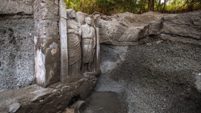 Pompei'deki Kazılarda İki Adet Gerçek Boyutlu Heykel Bulundu