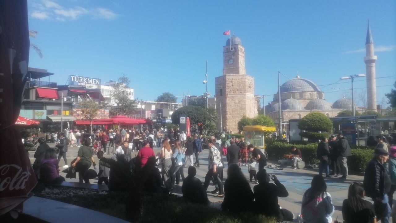 Ramazan Bayramı Tatili Nedeniyle Antalya Sokaklarında Yoğunluk Devam Ediyor