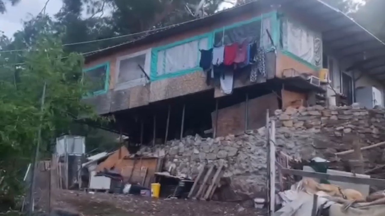 2 Yıldır Aranan Firarı Yatak Odasının Altına Kazdığı Tünelde Yakalandı