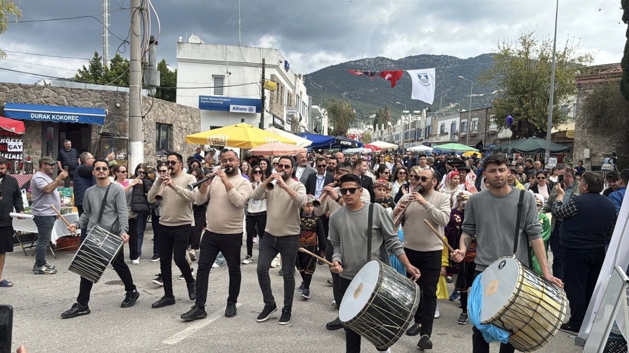 Acı Ot Festivali Renkli Görüntülerle Başladı