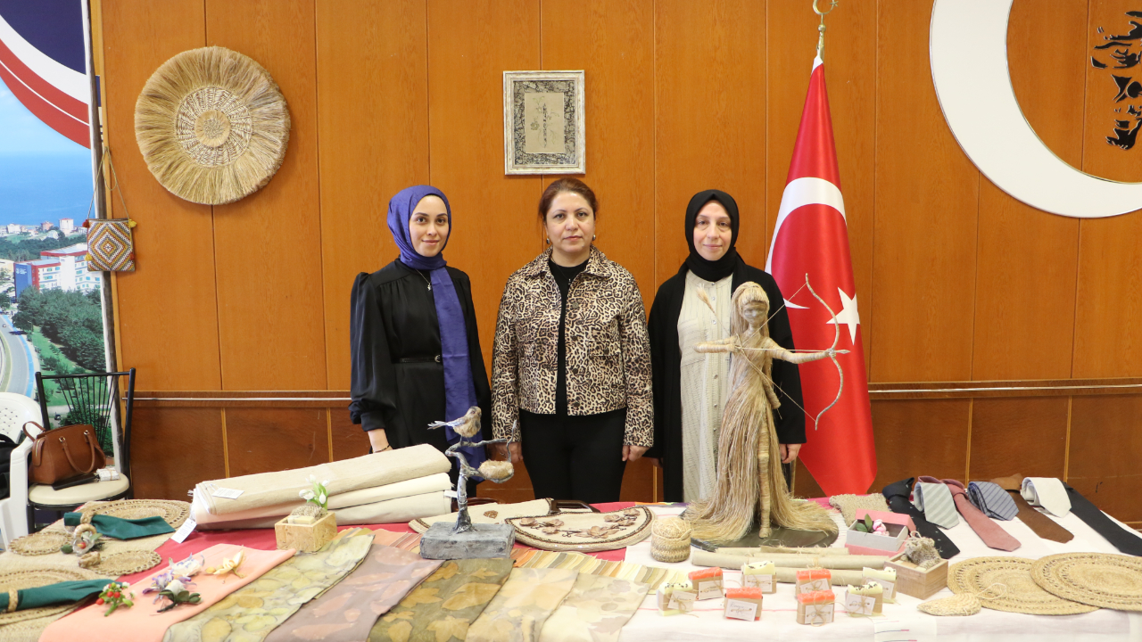 Kenevir liflerinden 'Amazon Kadını'; 'Nazlı Saray' Adı Verildi
