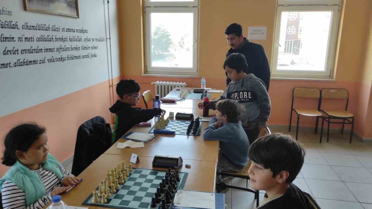 Köyceğiz’de 23 Nisan Satranç Turnuvası başladı
