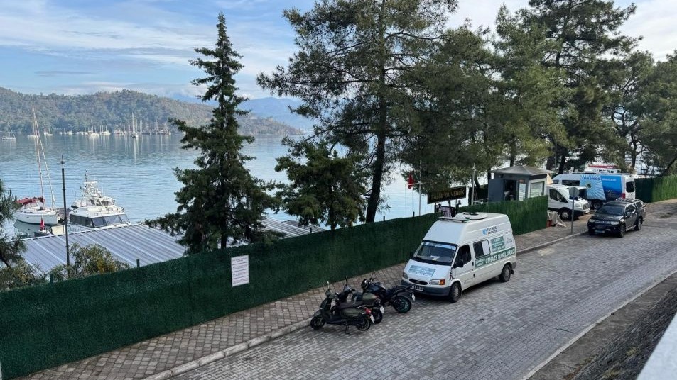 Düzensiz göçmenlerin bulunduğu bot kaza yaptı: 2 ölü