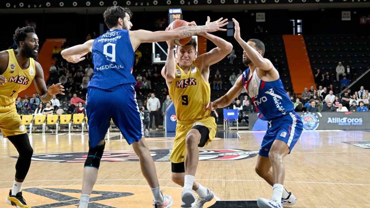 Türkiye Sigorta Basketbol Süper Ligi: Mersin Spor: 63 - Büyükçekmece Basketbol: 66