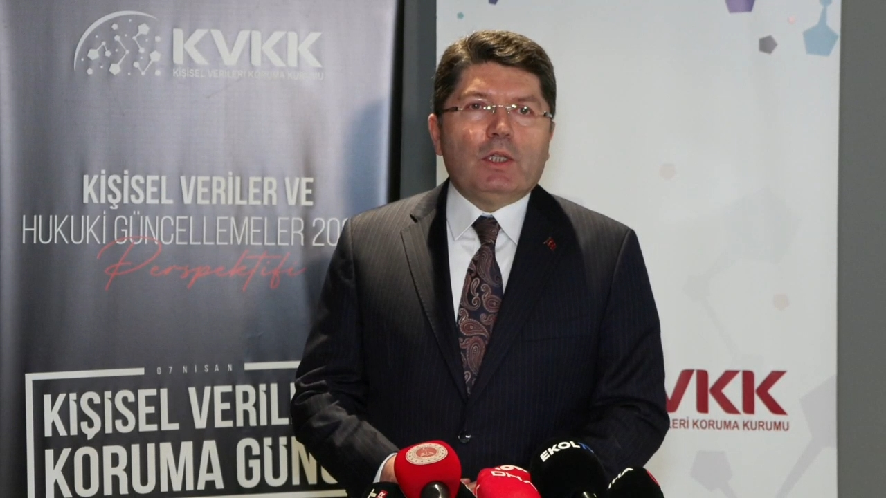 Bakan Tunç: Usule aykırı arama diye bir durum söz konusu olamaz