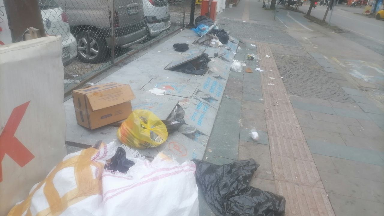 Çöpler Çirkin Görüntü Oluşturuyor