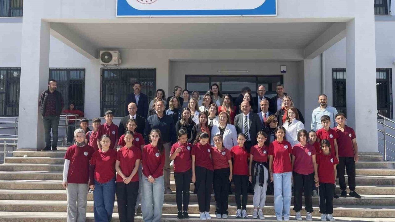 Depremde Hayatını Kaybeden Karadaş’ın İsmi Okul Kütüphanesinde Yaşatıldı