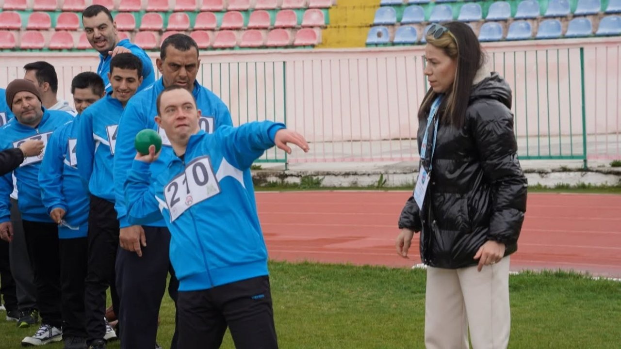 Isparta’da yarışan özel sporcular ödüllendirildi