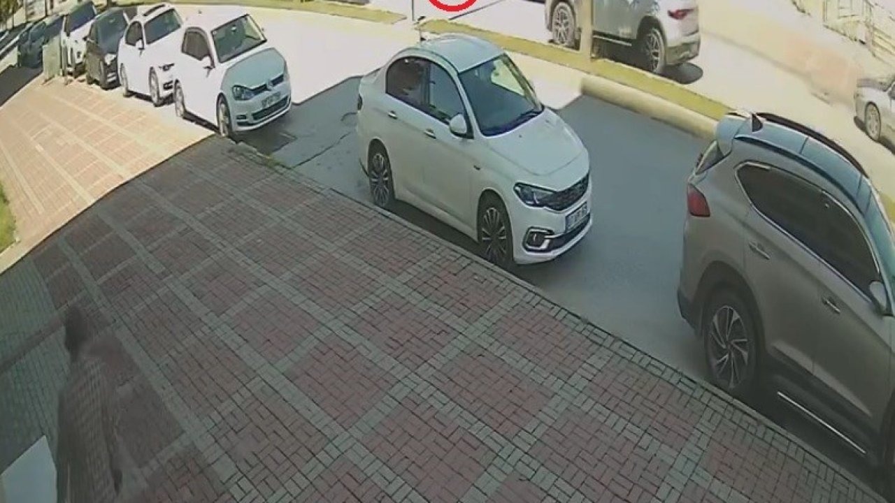 Yola fırlayan 7 yaşındaki çocuğa otomobil çarptı