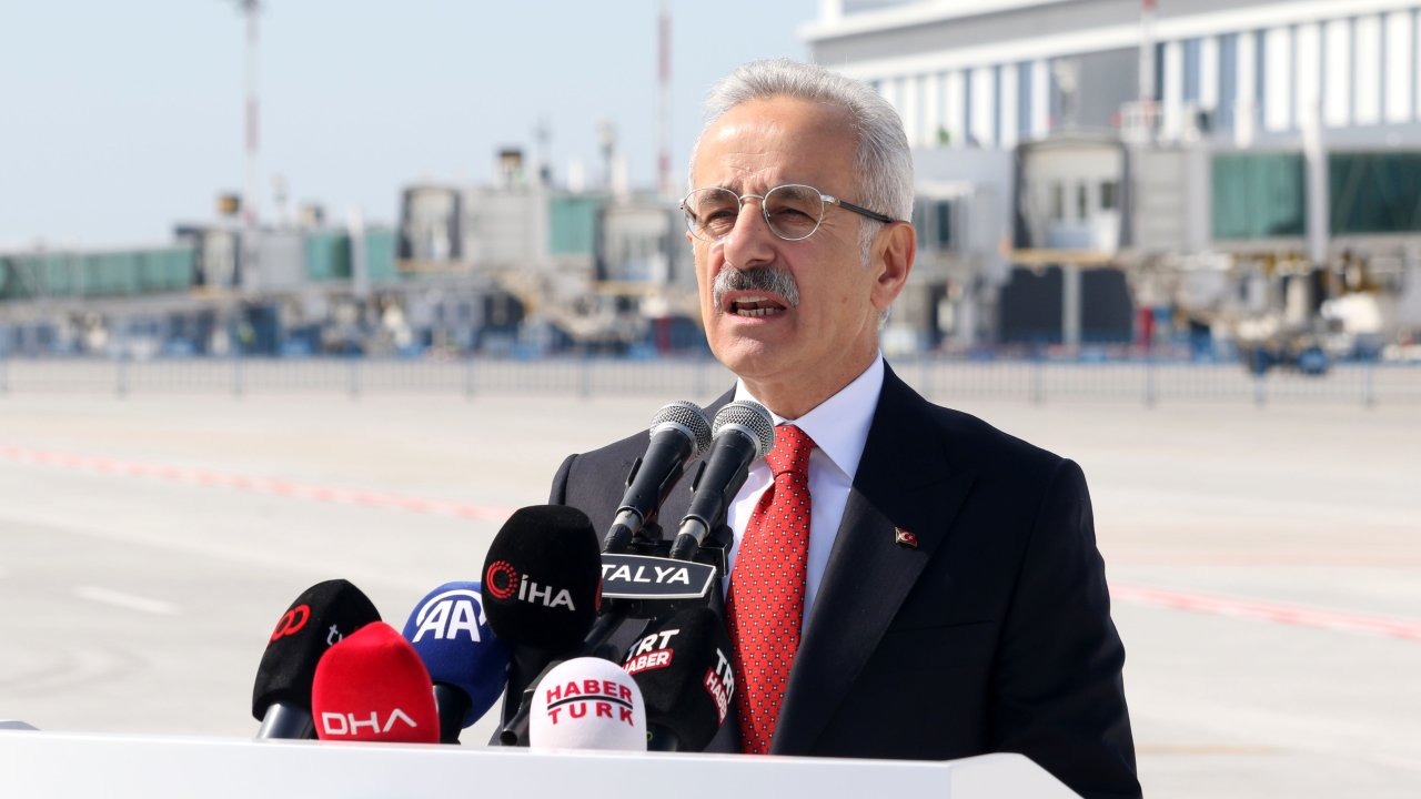 Bakan Uraloğlu: Antalya’nın uluslararası havacılıkta marka haline gelmesi için önemli bir adım attık