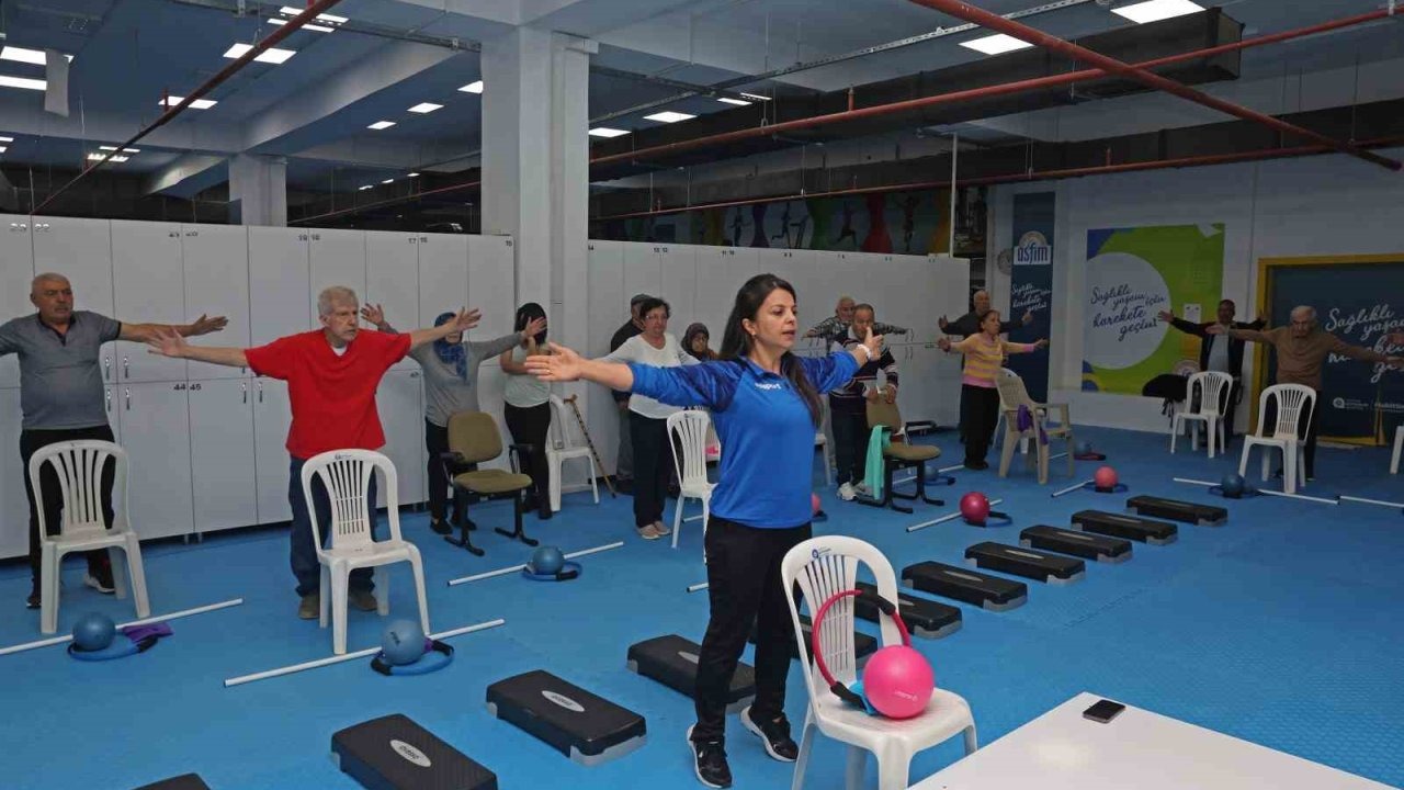 Parkinson hastaları sporla hayata bağlanıyor