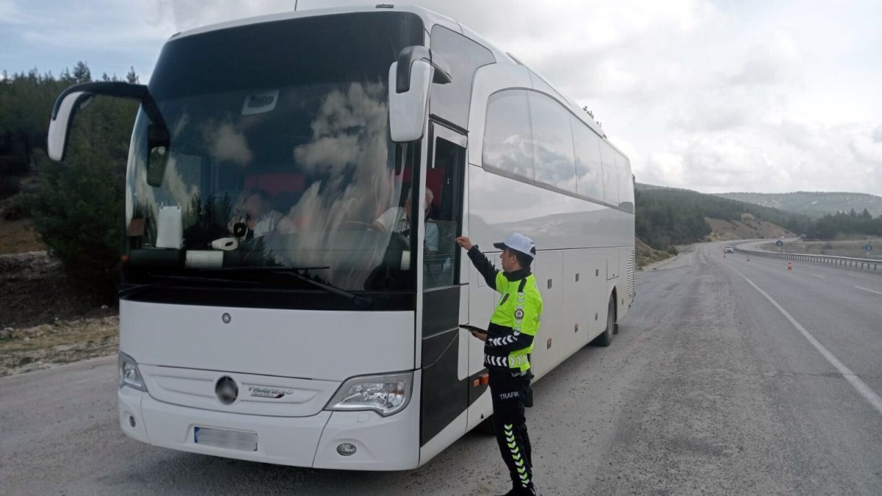 Antalya'da 2 haftada 38 bin 360 sürücüye ceza yazıldı
