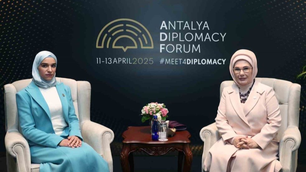 Emine Erdoğan, Suriye Cumhurbaşkanının eşi Latife El Durubi ile görüştü
