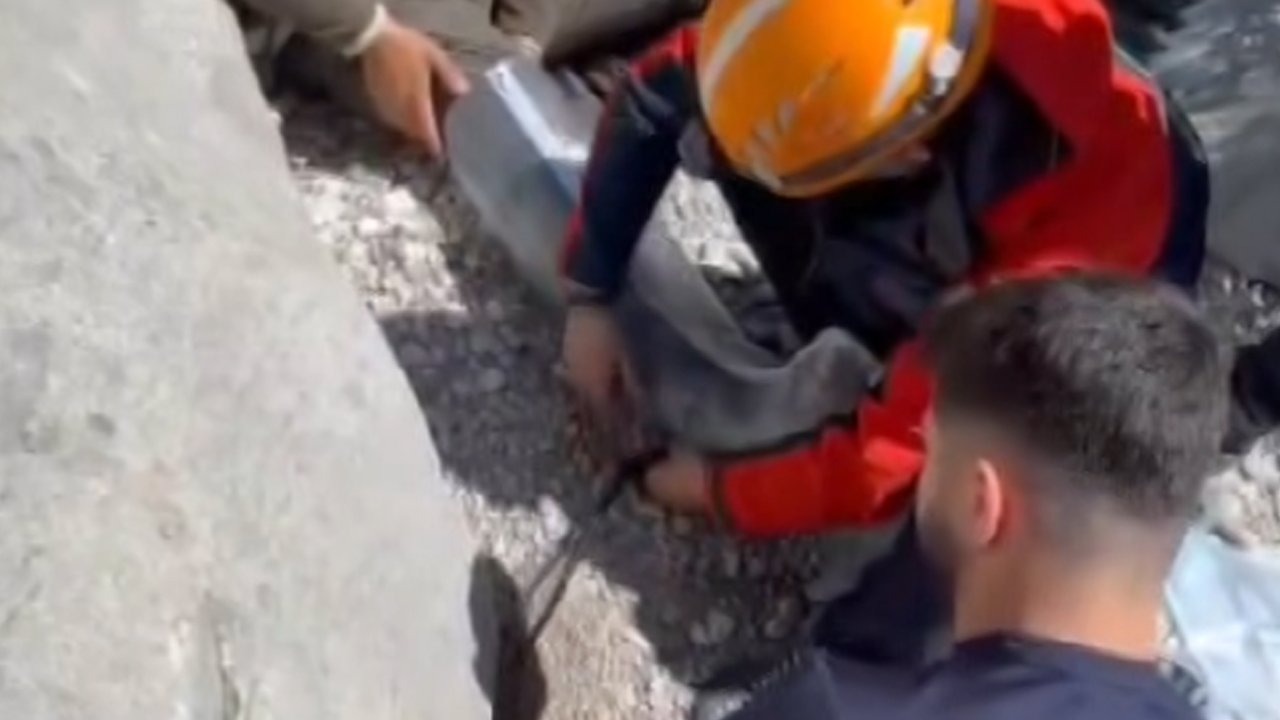 Kayalık Alana Düşen Saha Bekçisi, Helikopterle Kurtarıldı