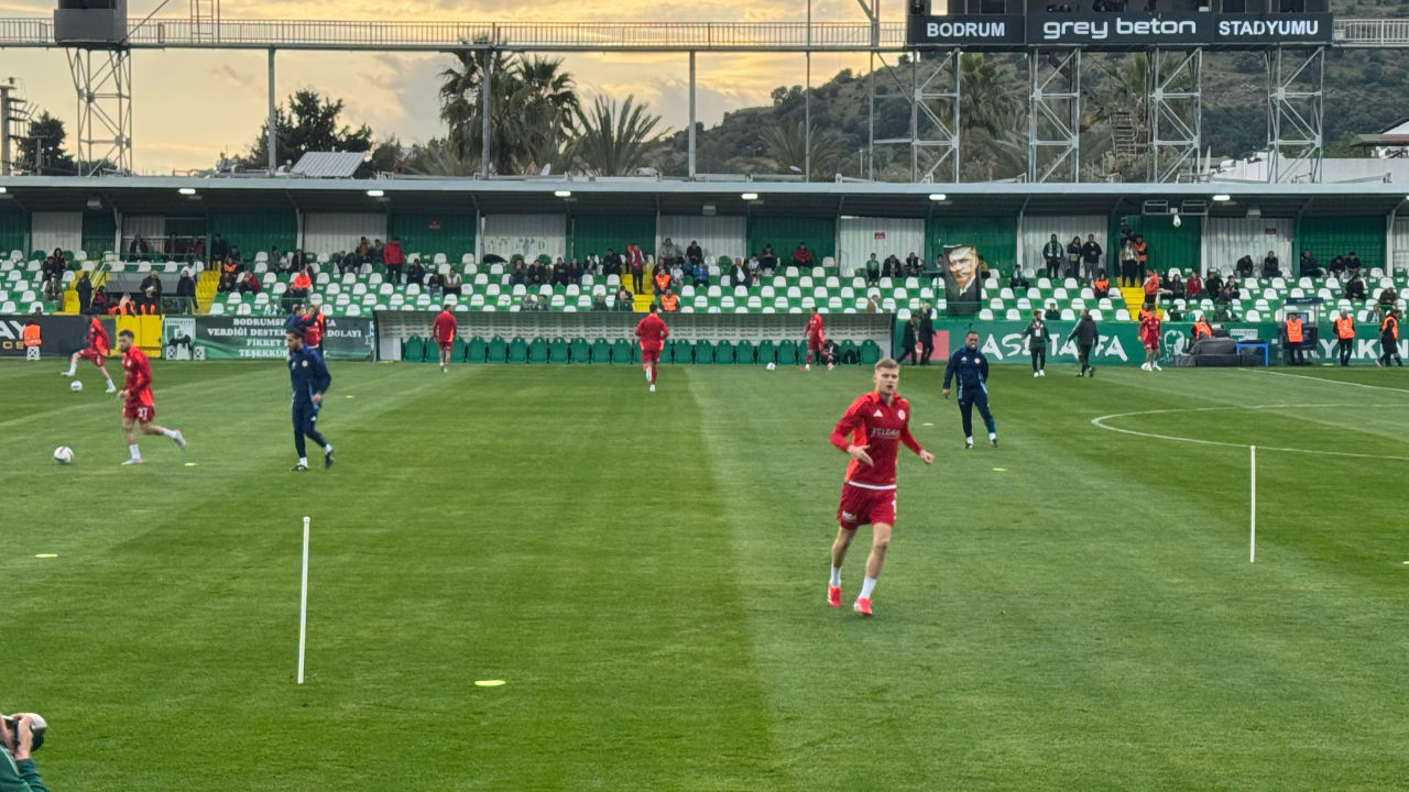 Antalyaspor Isınmak İçin Sahaya Çıktı
