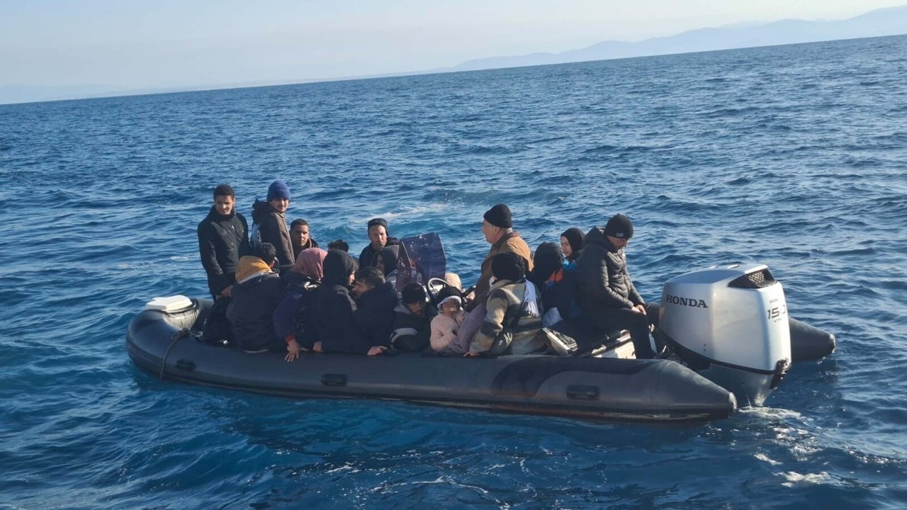 Bodrum'da 26 kaçak göçmen ile 1 göçmen kaçakçısı yakalandı