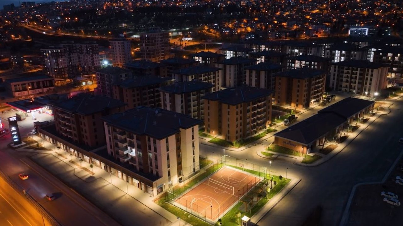 Bakan Kurum: Ebrar Sitesi’nin yerine yaptığımız konutlarımızı tamamladık