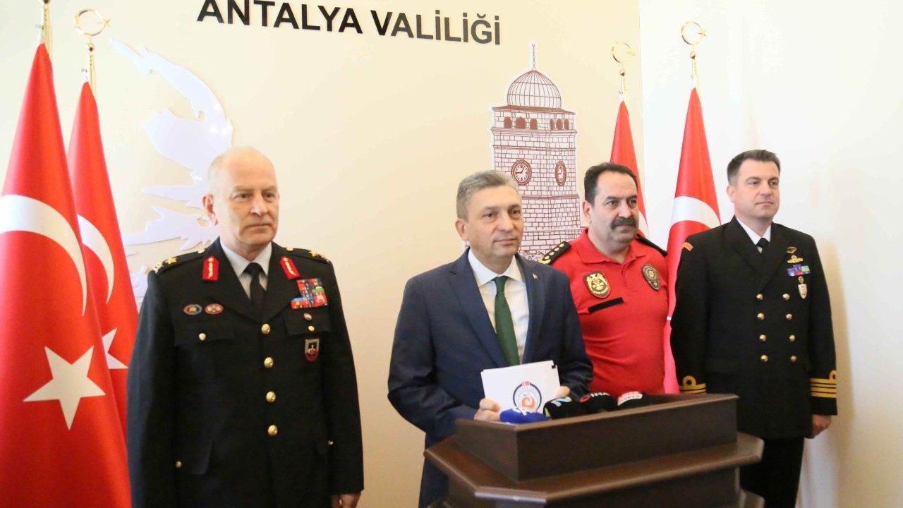 Vali Şahin'den otel kapılarına 'makul süre' açıklaması